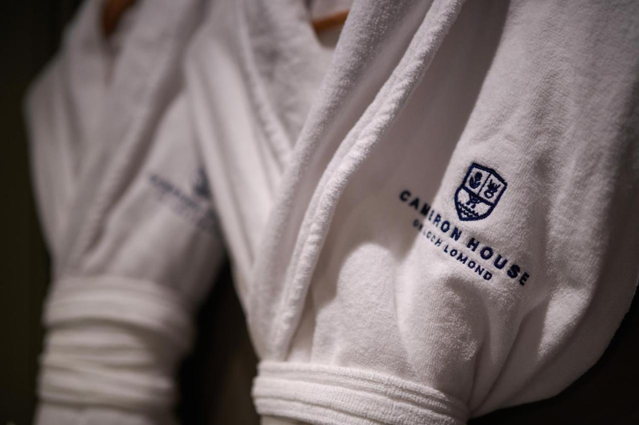 Cameron House On Loch Lomond Alexandria Extérieur photo A bathrobe