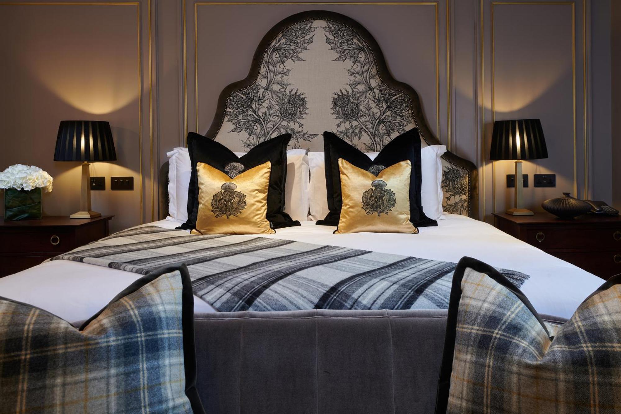 Cameron House On Loch Lomond Alexandria Extérieur photo A bedroom at The Mitre
