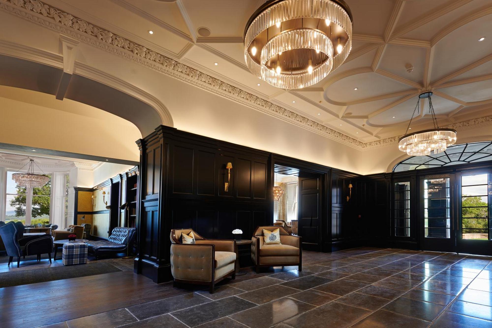 Cameron House On Loch Lomond Alexandria Extérieur photo The hotel's lobby