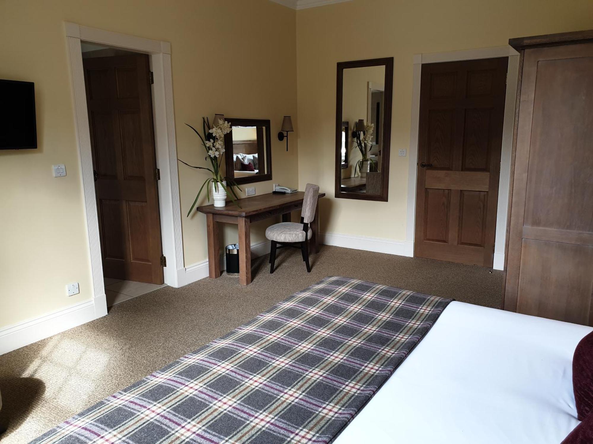 Cameron House On Loch Lomond Alexandria Extérieur photo A bedroom at the hotel